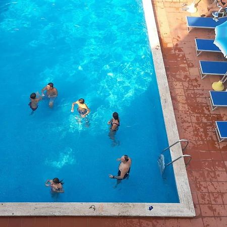 Hotel Villa Furia Bellaria – Igea Marina Kültér fotó