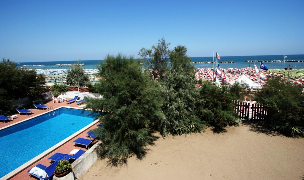 Hotel Villa Furia Bellaria – Igea Marina Kültér fotó