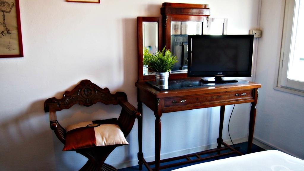 Hotel Villa Furia Bellaria – Igea Marina Szoba fotó