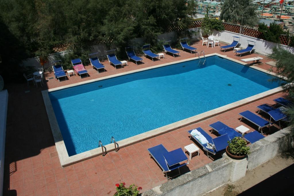 Hotel Villa Furia Bellaria – Igea Marina Kültér fotó